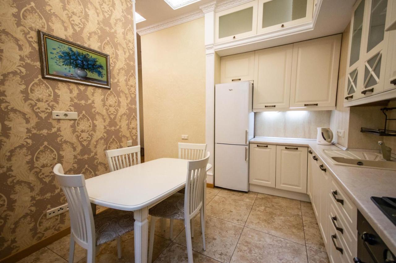 Kyiv Classic Apartment Dış mekan fotoğraf