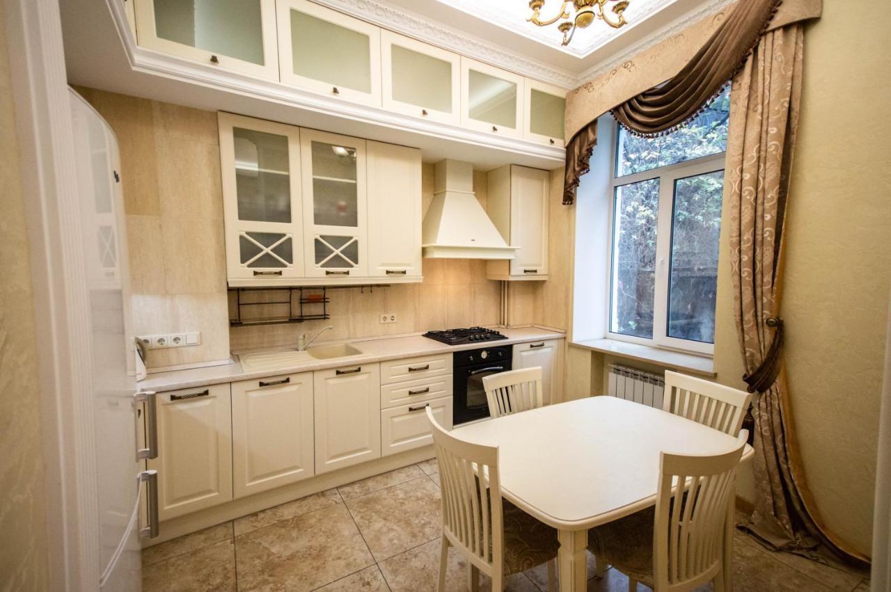 Kyiv Classic Apartment Dış mekan fotoğraf